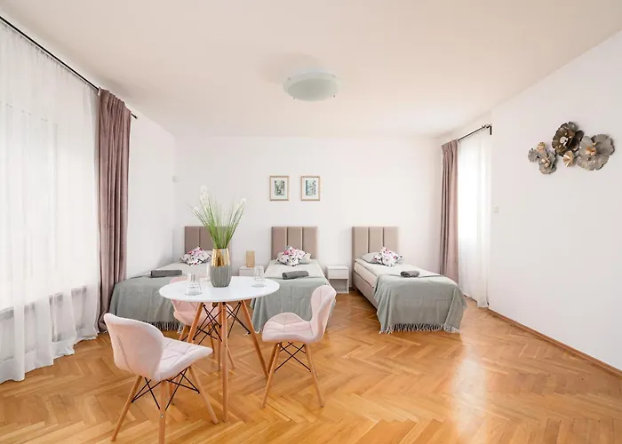 Zacisze - Goscinne Gasthuis *